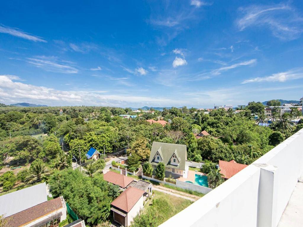 Grand Nai Harn Suites Rawai Екстериор снимка
