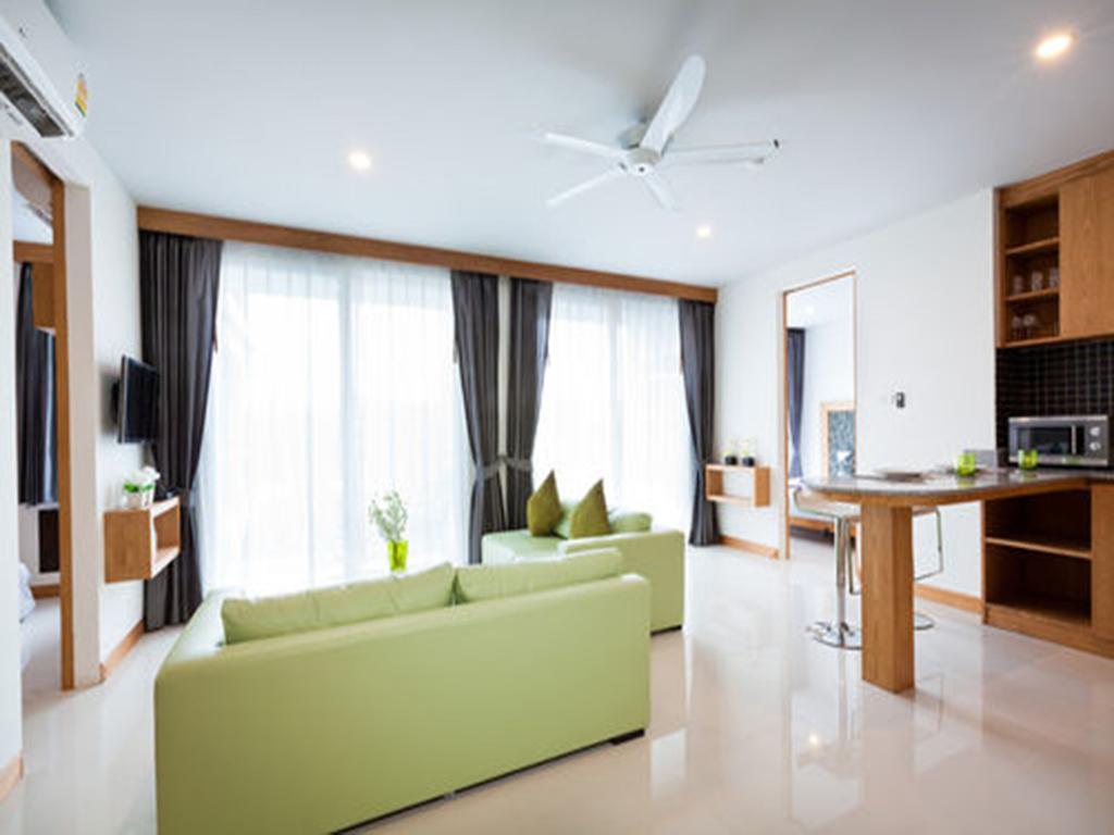 Grand Nai Harn Suites Rawai Екстериор снимка