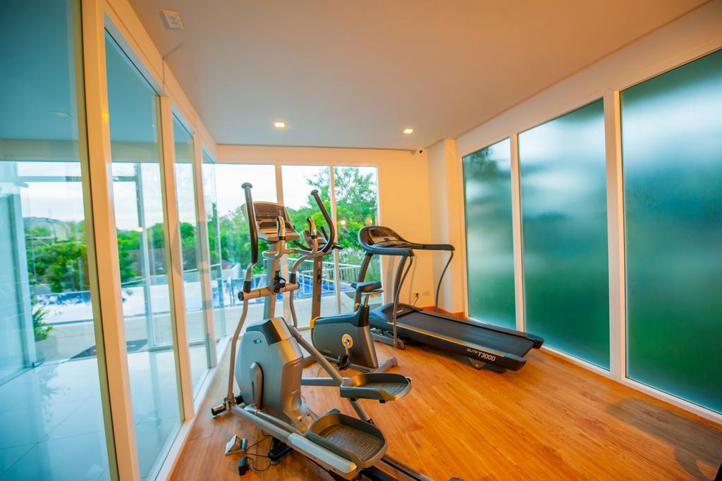 Grand Nai Harn Suites Rawai Екстериор снимка