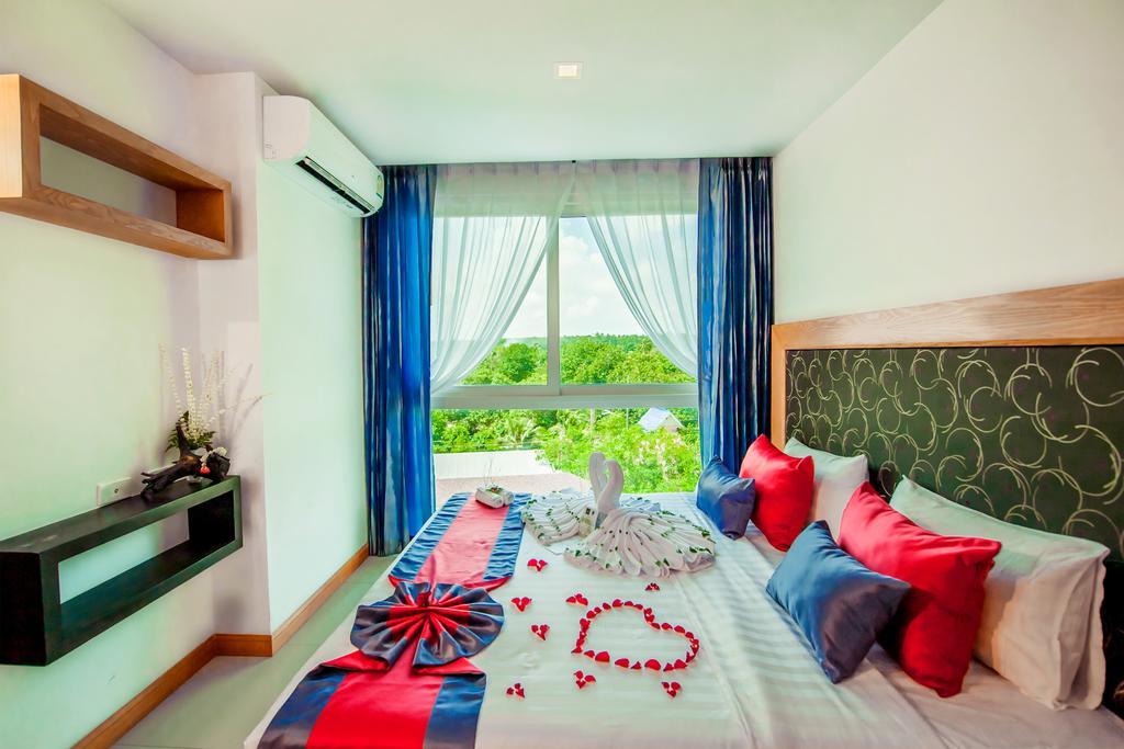 Grand Nai Harn Suites Rawai Екстериор снимка